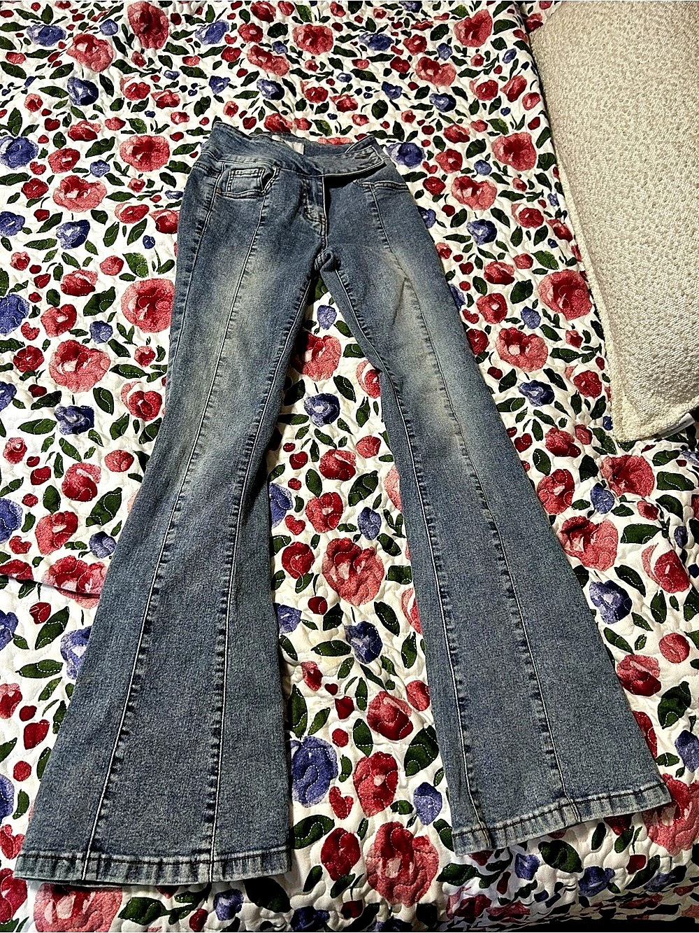 American Eagle Women's Flare Jeans in Blue Like New